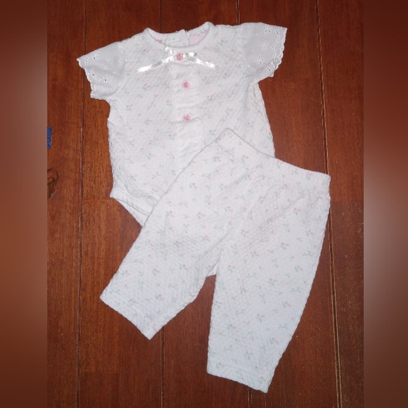 💥3 for $10💥6-9m Baby Q outfit - Picture 2 of 8